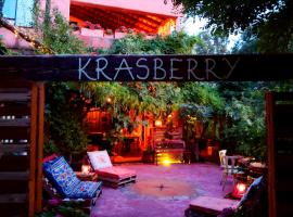 Krasberry Ježev brlog, hotel v destinaci Komen