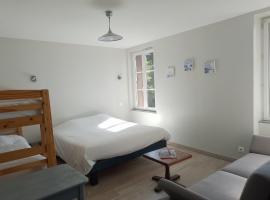 Hôtel de la Gare, Hotel in Veuzain-sur-Loire