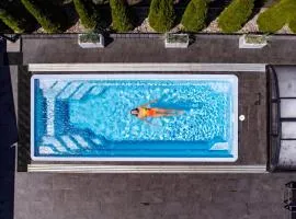 Loox Ostrovo- Boutique House-noclegi nad morzem