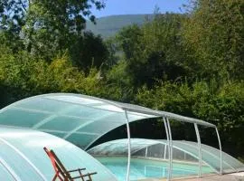 Maison charmante à Gembrie + Piscine partagée & vue montagne