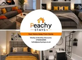 2BD, Sleeps 7, 2 King beds, 2 singles and a sofa bed, Near Anfield Stadium, 14MinFromCity, Smart Tv, Parking, Perfect for Tourists, Business and Business Stays, Short & Long Stays Welcome With Discounts Available at Peachy Stays