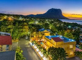 Lukshvilla private villa Le morne wind n kite surfers accomodation & car rental mauritius