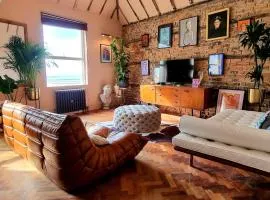 Queen Albert | Sea Views | Penthouse | Sleeps 4