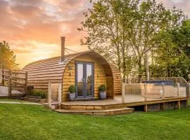 The Lodge at Brambles Farm Sleeps 4 Hot Tub