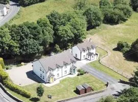 Riverbank Cottages