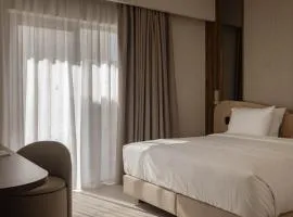 Nesean Plaza Hotel