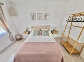 Apartamento El Cerro, a 3min andando de la playa de Regla, hotel u gradu Čipiona