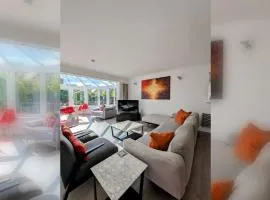 Thames Riverside Retreat Serene 3 Bed Bungalow