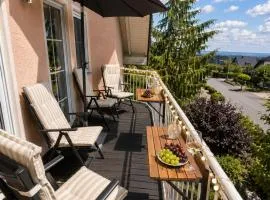 Design Lodge nahe Cochem mit Balkon - für bis zu 4 Personen -95 qm - Eifel-Mosel Lounge