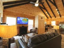 Happy Daze Veranda Level Cabin in Heart of Bryson City