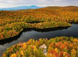 Secluded 3-bedroom log home that borders VT state park