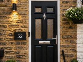 Delightful 2 bed town centre house, sleeps 4, hotel din Barnsley