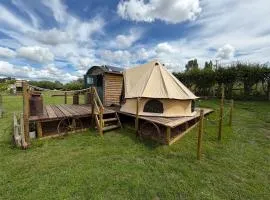 Springfield Riverside Camping and Glamping Historic Army Trucks & Shepherds Hut