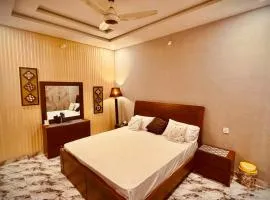 Comfy Cottages Executive