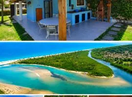 Casa com Churrasqueira, Piscina e Clube - 50m do Rio e Mar - Até 8 hóspedes