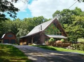 The Luxury Cabin at Deep Hollow