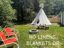 22ft authentic Tipi, hotell i Tillamook
