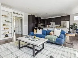 Modern Elegance - Pool Table - Walkable Area