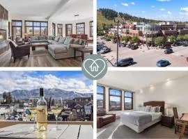 Expansive Luxury Condo - Downtown - Summer AC