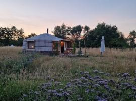 Strackxhoeve Yurt 'Haardpeer', ξενοδοχείο σε Laakdal