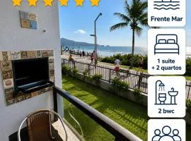 Frente Mar Apartamento 3Q em Itapema, Meia Praia, suite e 2BWC, Ar Condicionado, Smart TV, garagem e churrasqueira na sacada
