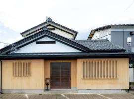 あわら温泉湯のまち広場横の別邸湯の花