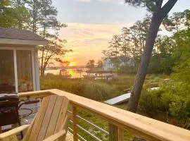 Sirenas Isle Waterfront boat lift pet friendly and fenced yard
