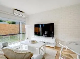 River Grove Retreat Pet Friendly Close to River and Cafes