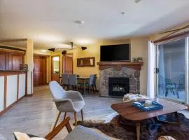 Ski in out Pool Hot Tub Pool Table - Resort View