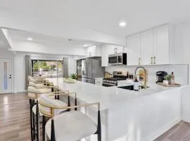 Mount Helix, Jacuzzi, King Bed, EV Charger