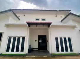 Premier Roomstay Gemia