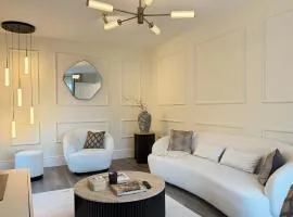 Bicester Rachi Villa- 3 bedroom luxurious house close to Bicester Village & The Cotswolds
