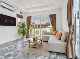 Luxury Pool Villa Pattaya Center C3- 3 Bedroom