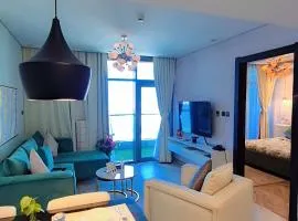 Luxury Romantic Sea View Apartment-ERAإقامة هادئة إطلالة بحرية موقع استثنائي- Manama