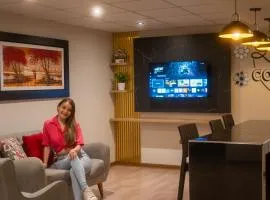 Apartamentos WANCA SUITES para 4, 5 y 6 huéspedes cochera muy cerca al Centro