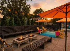 Cheeky RxR - Art Museum Loft with rooftop deck