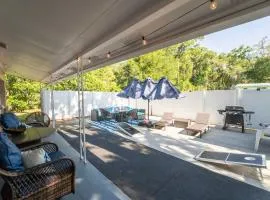 5 minutes from Three Sisters Springs 3 bed 2 bath