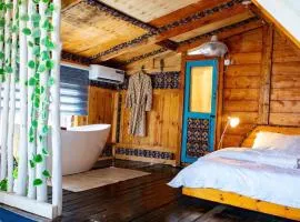 Santorini by Busybee Lake Cabins