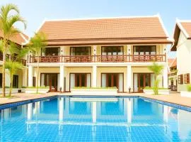 La Palm Garden Hotel
