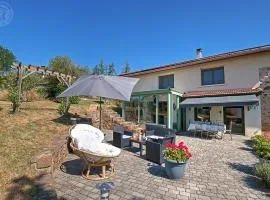 Maison de campagne dans un village de caractère