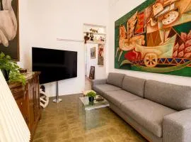Authentic Neve Tzedek Apartment