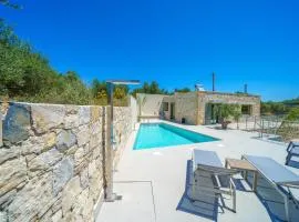 PETRONILA exclusive Living