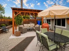 Murphys Home, walk to downtown, sleeps 9, Fire Pit, EV charge
