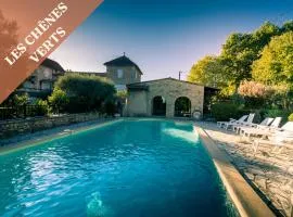 Maison d'Hôtes les CHÊNES VERTS - Piscine - Parc - Parking - WIFI