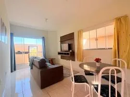Completa próxima ao água linda