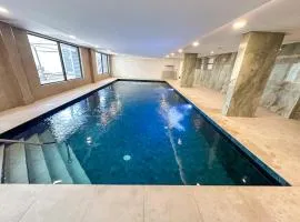 Victory Suites, - Swimming Pool and Gym, Close to Airport, Beach and Ocean Village