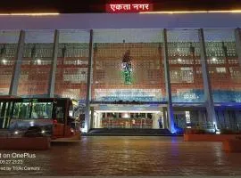 Rail connect hotel statue of unity
