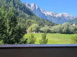 Guests house, Artani