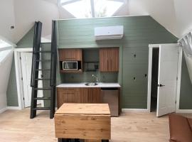 Blue Bayou Dome cottages โรงแรมในDingwall