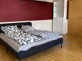 Monteuerzimmer 2 Zimmer-3 Betten mit gemeinschaftlichen Bad in OG